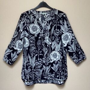 Black and White Floral Poppy Women’s Top